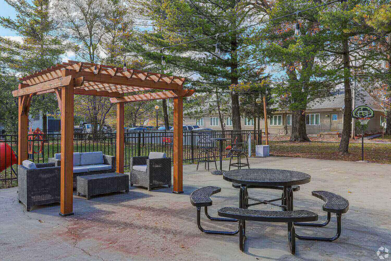 Brittany Square Apartments in Grayslake, IL